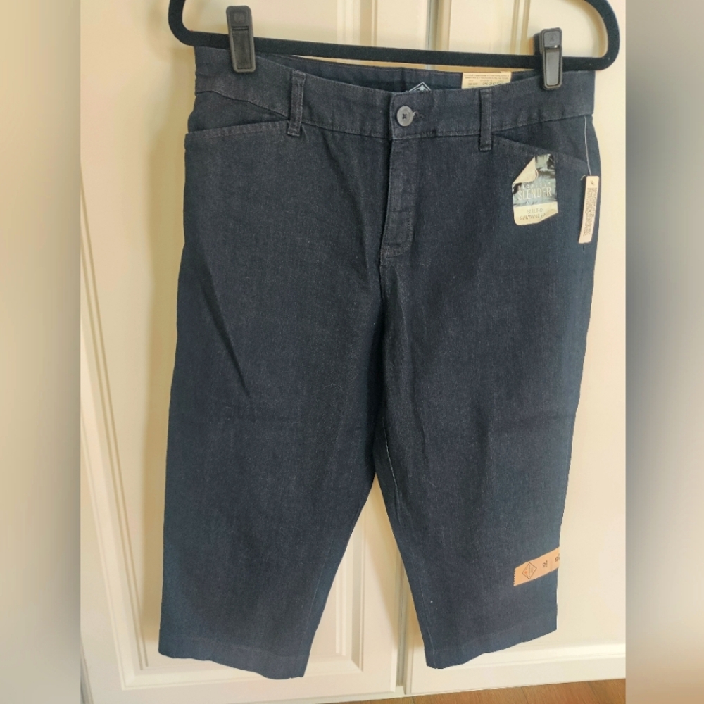 New with Tags Denim Capris size 10